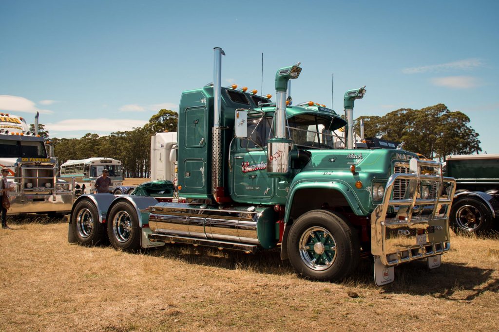 How a Mack Camelback Suspension works – Australian Roadtrains